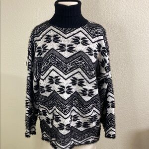 Black and White Patterned Turtleneck‎ Sweater